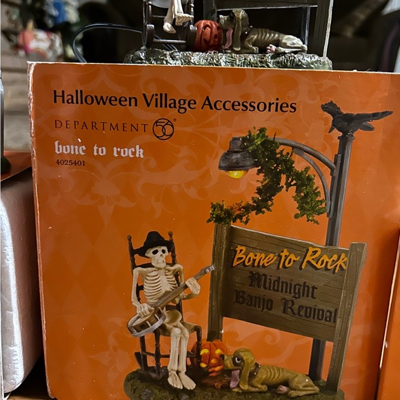 Dept 56 • Halloween • How About Our Lay-Away Plan? • Bone To Rock •Scarecrow Fun - Picture 14 of 16